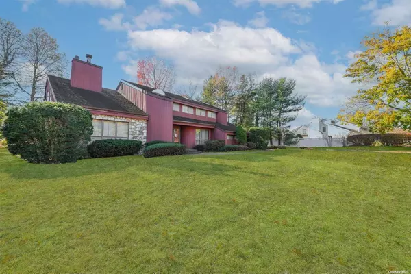 East Setauket, NY 11733,8 Mondavi LN