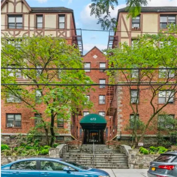 673 Locust ST #4E, Mount Vernon, NY 10552