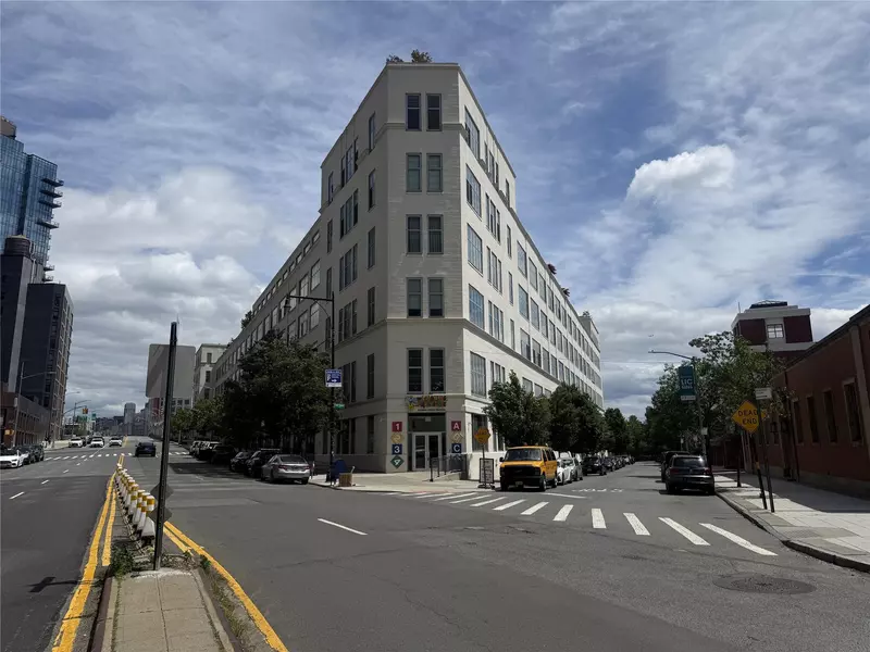 2728 Thomson AVE #434, Long Island City, NY 11101