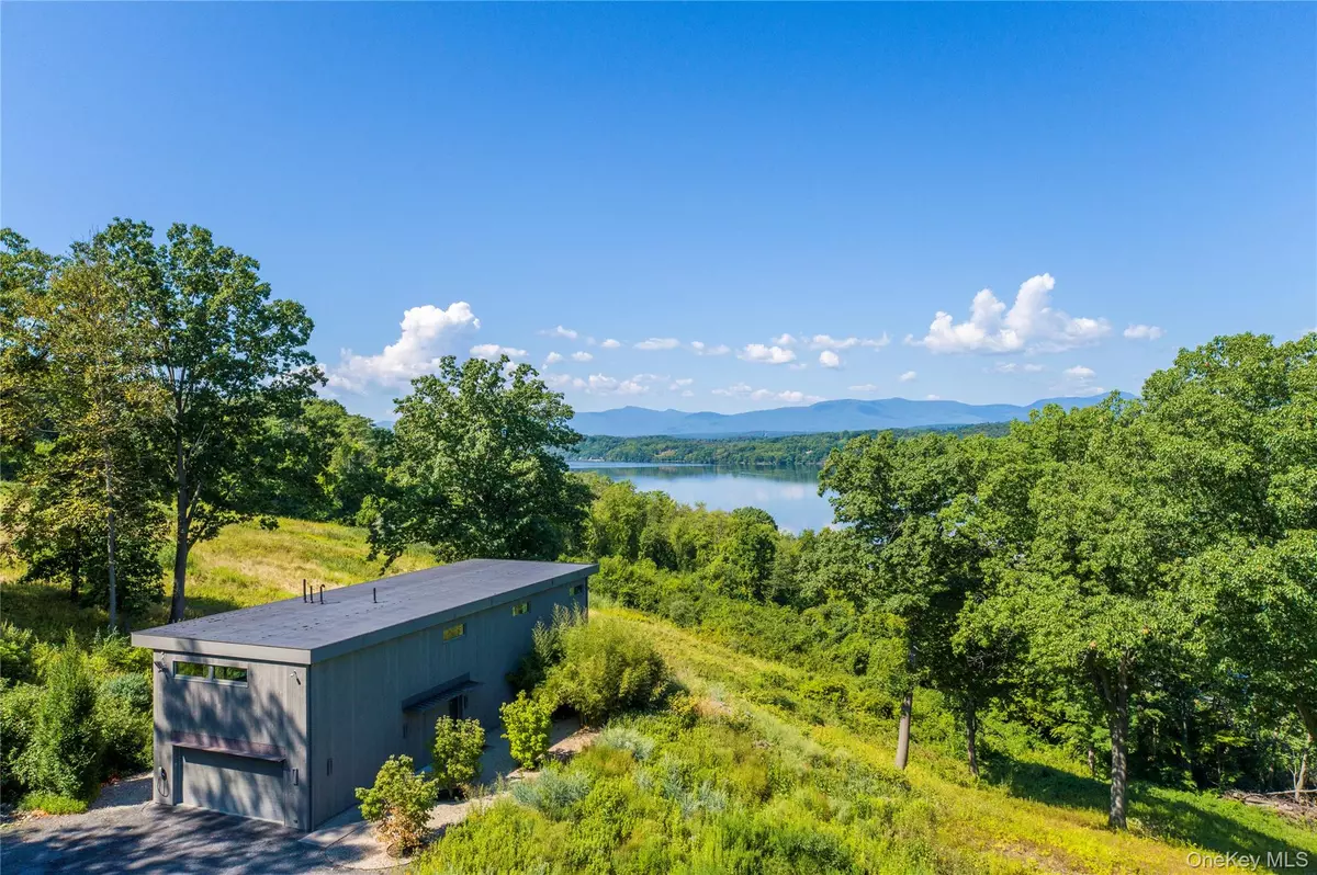 Hudson, NY 12534,164 Mount Merino RD