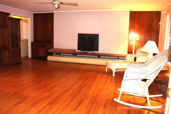 East Patchogue, NY 11772,113 Pine Neck AVE