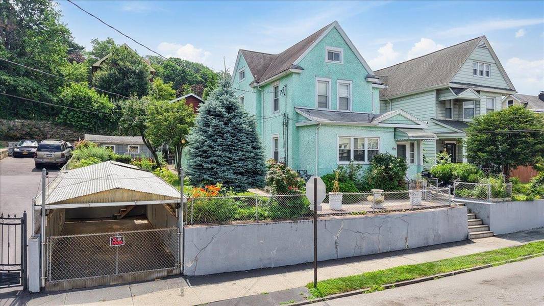 102 Burhans AVE, Yonkers, NY 10701