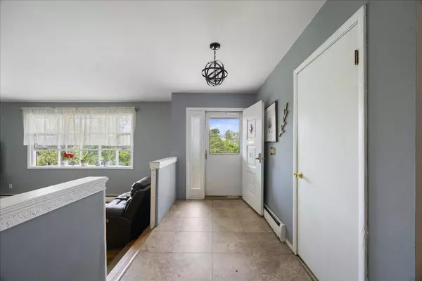 Newburgh, NY 12550,21 Sloane RD