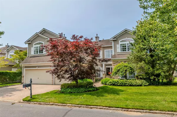 67 Hamlet DR, Mount Sinai, NY 11766