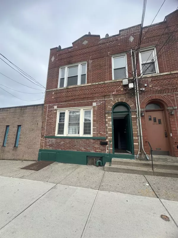 Corona, NY 11368,9628 Corona AVE