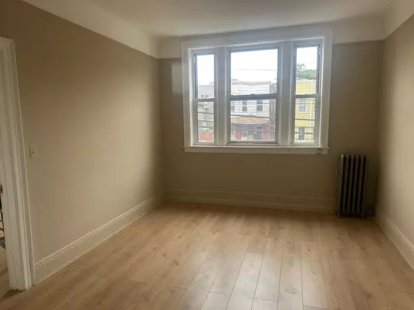 Corona, NY 11368,9628 Corona AVE