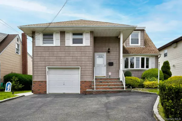 East Meadow, NY 11554,646 Evelyn Ave AVE