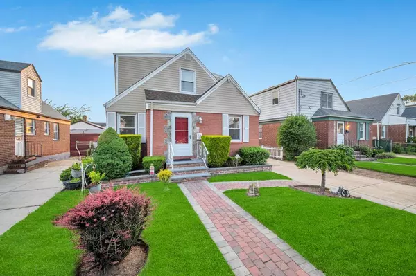 56 Mary ST, Valley Stream, NY 11580