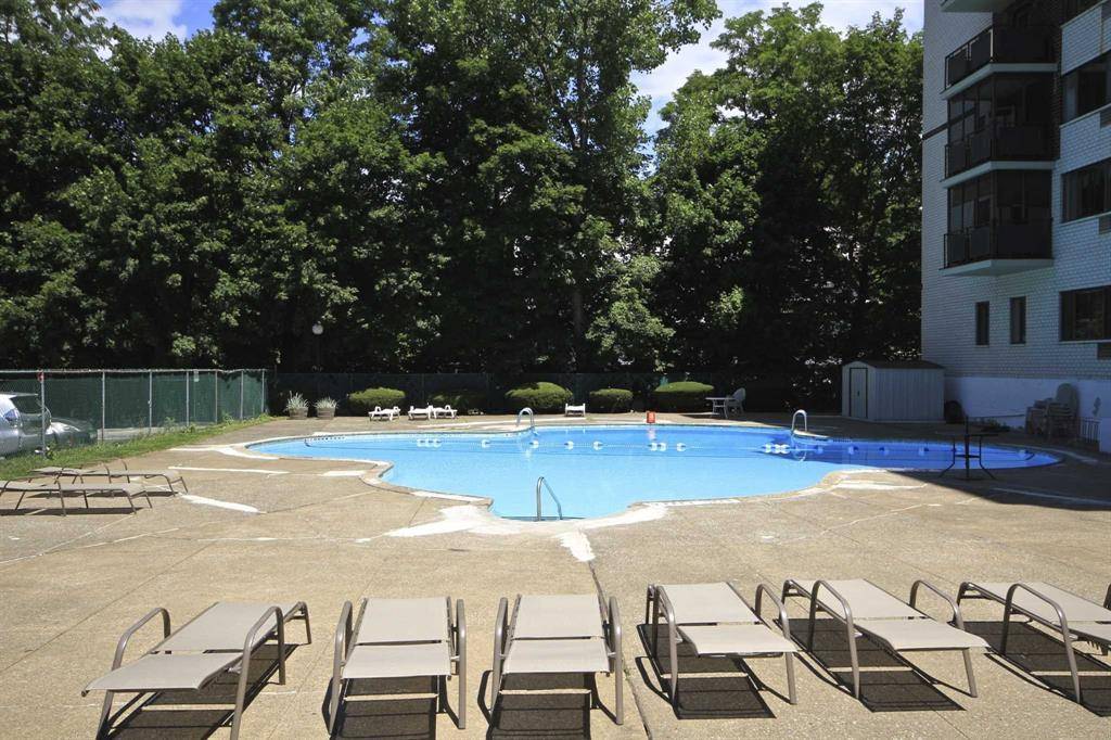 Poughkeepsie, NY 12601,160 Academy ST #1F