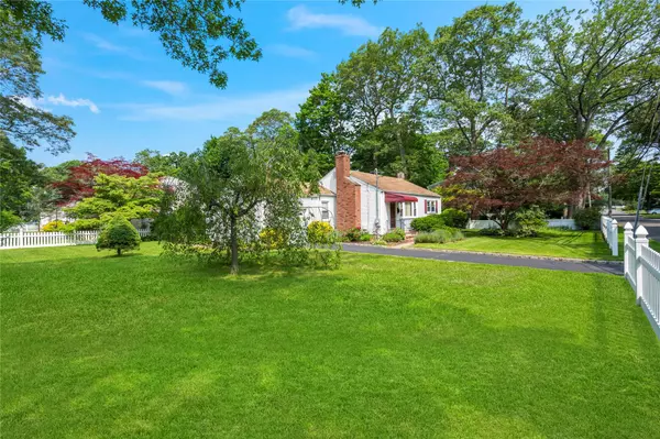 Saint James, NY 11780,224 Washington AVE