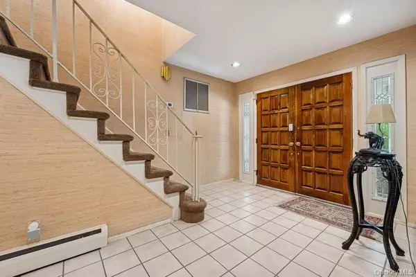 North Woodmere, NY 11581,764 Sherwood CT