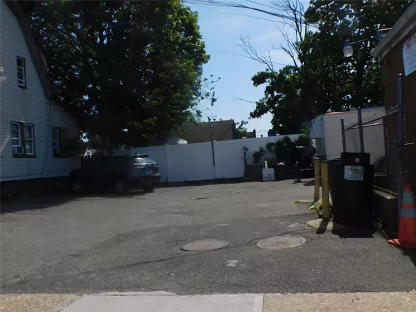 Uniondale, NY 11553,455 Jerusalem AVE