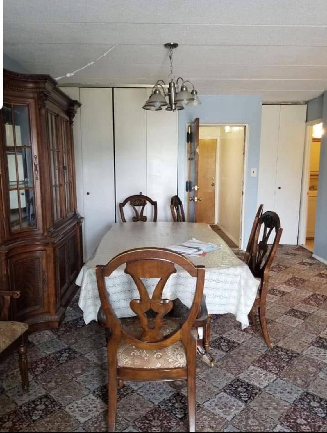 Douglaston, NY 11362,6603 242 ST #11C