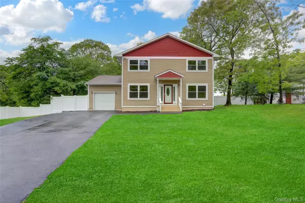 31 Teller AVE, Coram, NY 11727