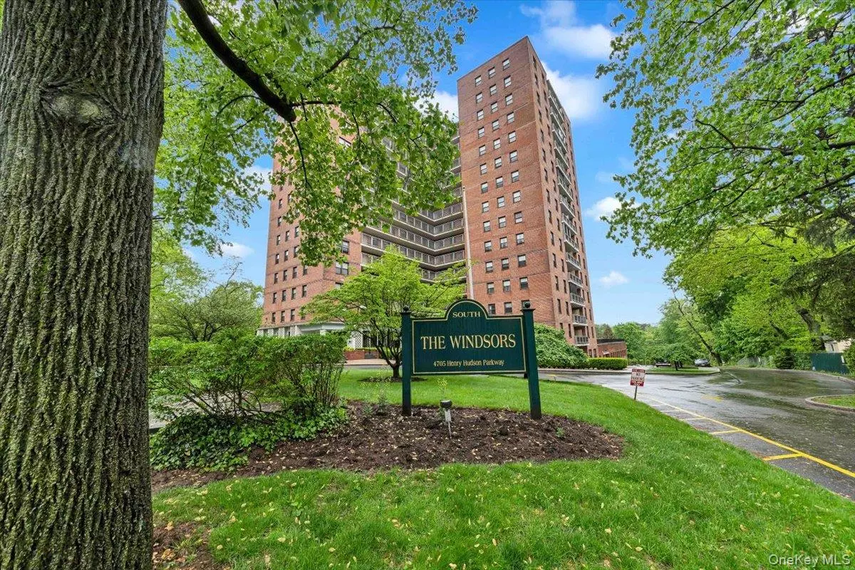 Bronx, NY 10471,4705 Henry Hudson Pkwy #7F