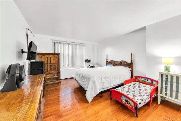Bronx, NY 10471,4705 Henry Hudson Pkwy #7F