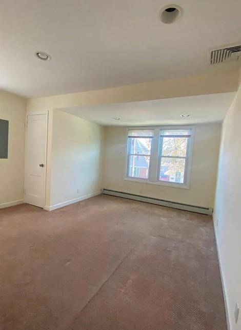 Williston Park, NY 11596,18 Temple ST #2