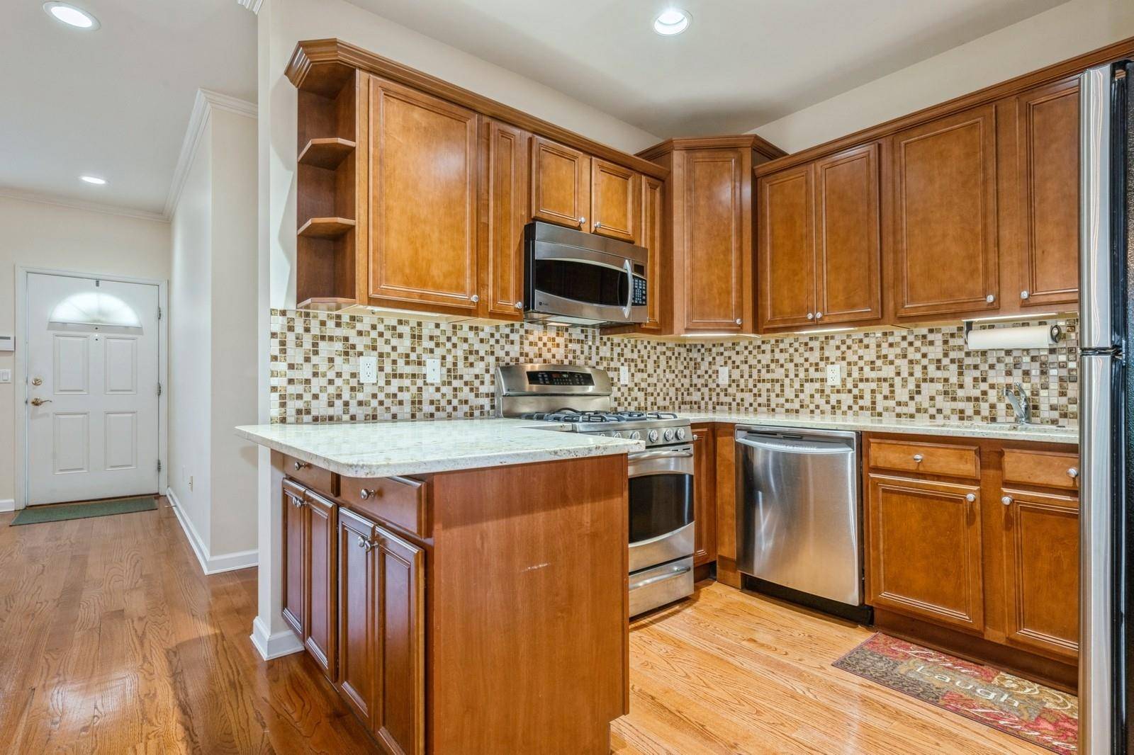 East Meadow, NY 11554,174 Spring DR #174