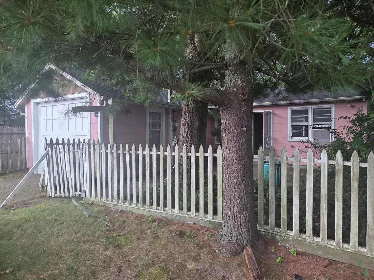 Laurel, NY 11948,1750 Peconic Bay BLVD