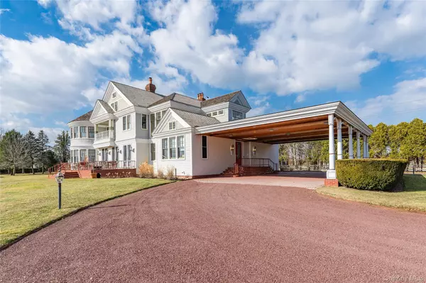 6133 Sound AVE, Riverhead, NY 11901