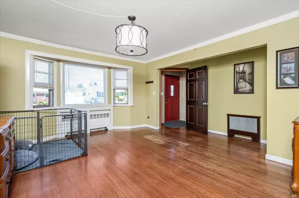 Farmingdale, NY 11735,128 Yoakum AVE
