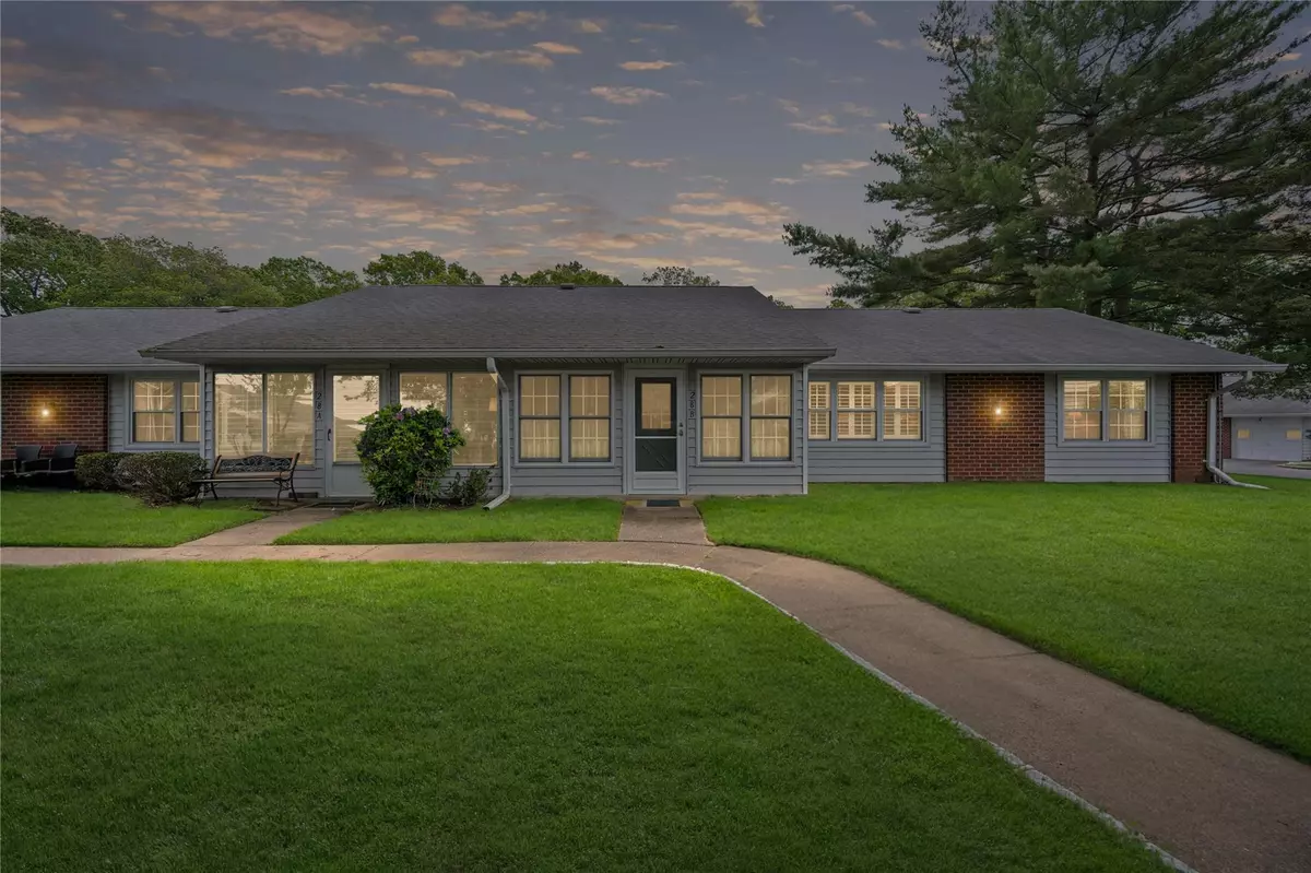 Ridge, NY 11961,28 Trent CT #B