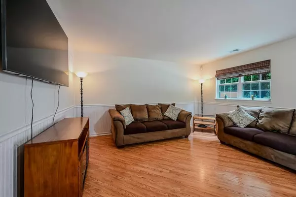 Riverhead, NY 11901,93 Mulberry Commons
