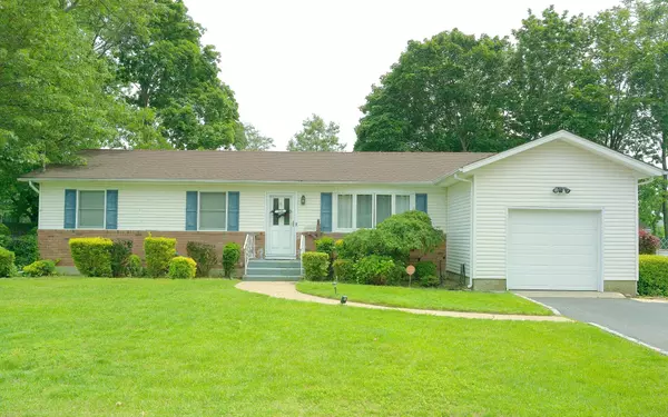 238 Adams ST, Deer Park, NY 11729