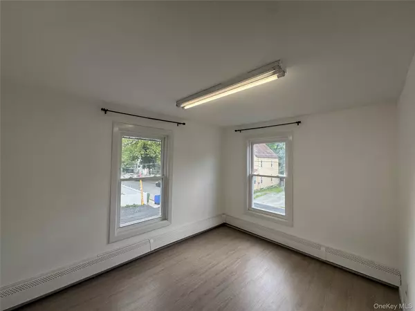 Middletown, NY 10940,34 Smith ST