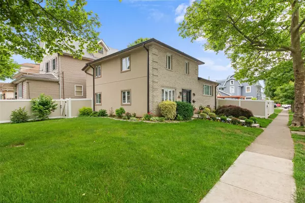 Staten Island, NY 10305,32 Henry PL