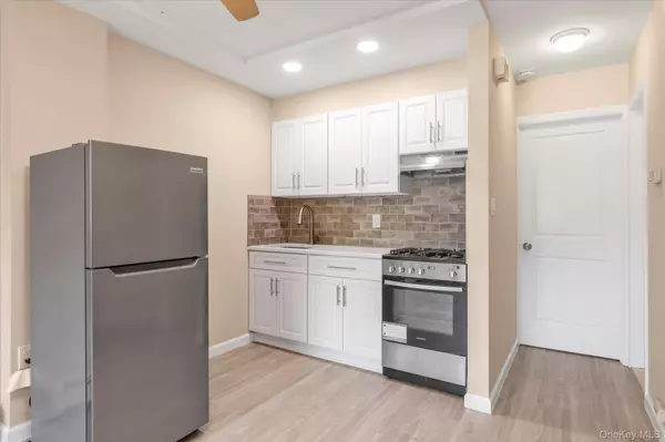 Bellerose, NY 11426,93-24 243rd ST