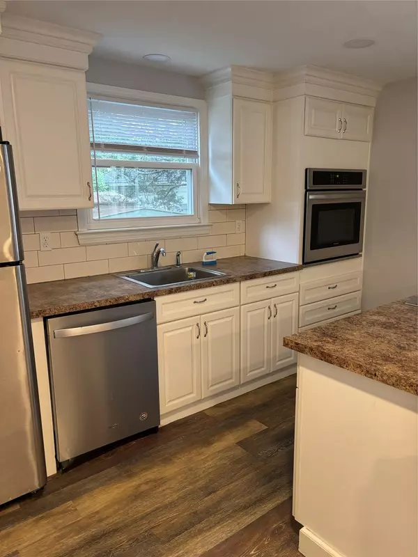 Lynbrook, NY 11563,592 Scranton AVE #1