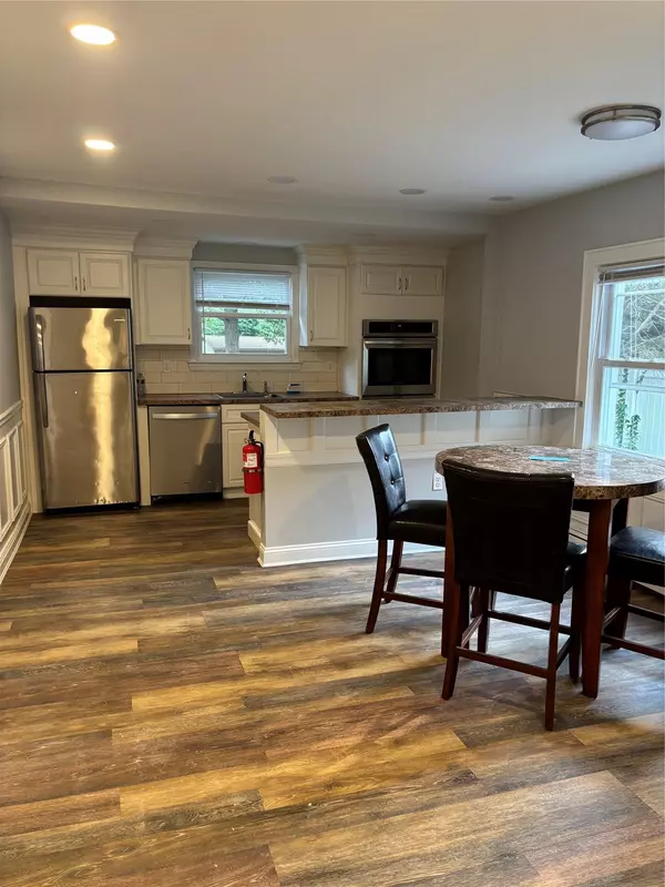Lynbrook, NY 11563,592 Scranton AVE #1