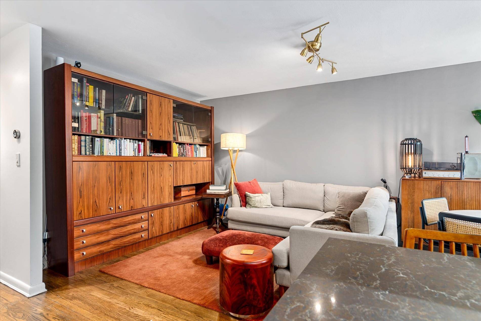 Ridgewood, NY 11385,209 Onderdonk AVE