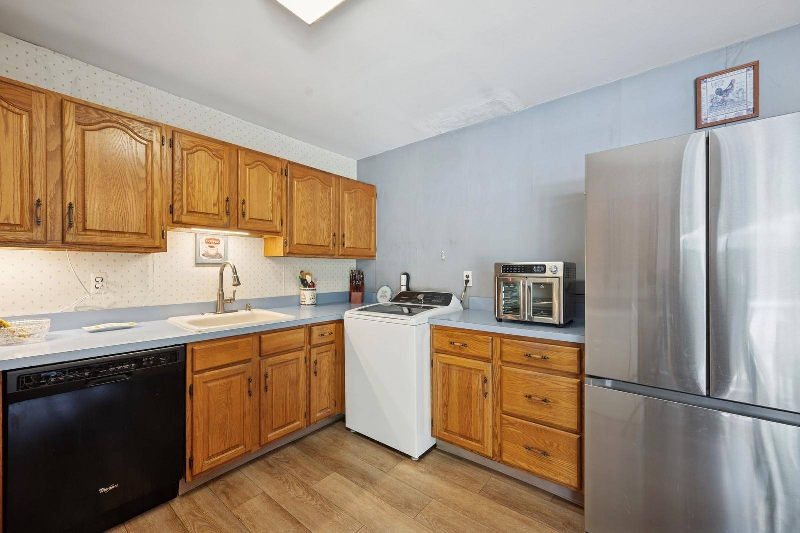 Selden, NY 11784,55 Charter RD