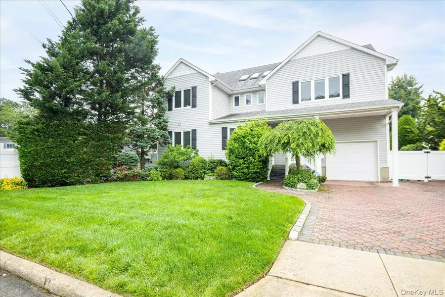 1360 Powell AVE, Merrick, NY 11566