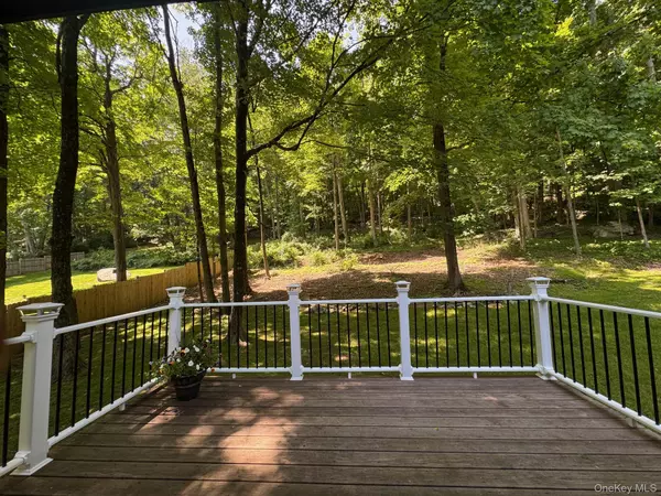 Putnam Valley, NY 10579,687 Sprout Brook RD