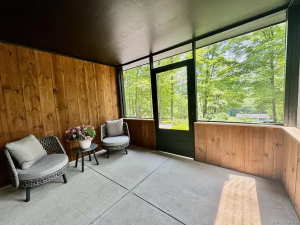 Putnam Valley, NY 10579,687 Sprout Brook RD