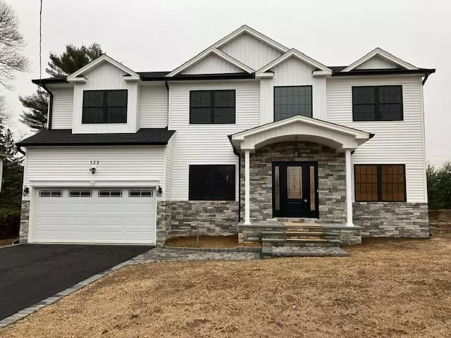 51 Michigan AVE, Massapequa, NY 11758