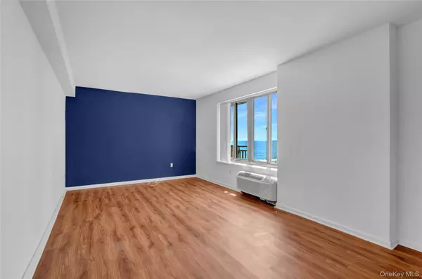 Long Beach, NY 11561,100 W Broadway #6Q