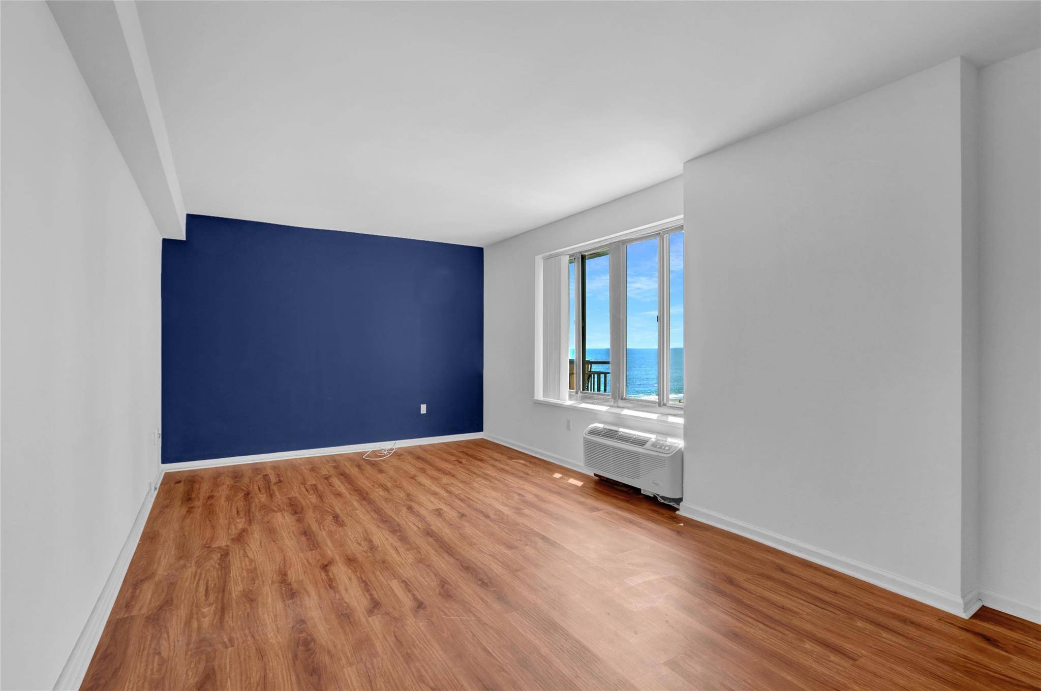Long Beach, NY 11561,100 W Broadway #6Q