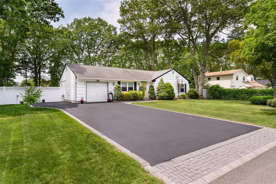 14 Felway Drive Felway DR #14, Coram, NY 11727