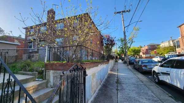 119-18 14th AVE,  College Point,  NY 11356