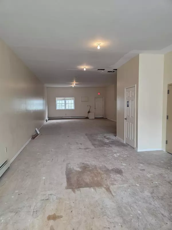 Jamaica, NY 11432,17616 Jamaica AVE #1