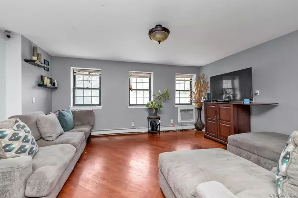 Howard Beach, NY 11414,151-37 78th ST #2W-1
