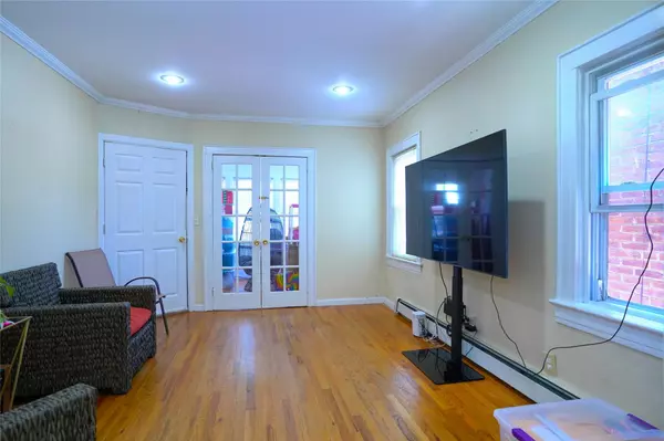 Woodhaven, NY 11421,89-10 91 AVE