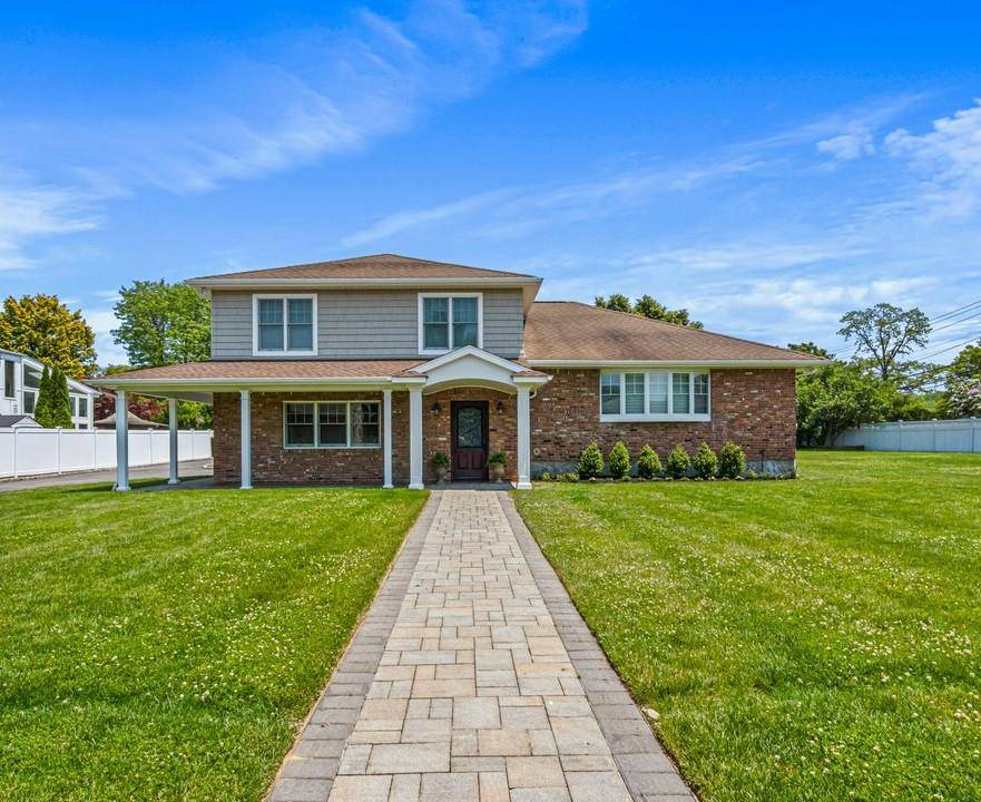2 Donald ST, Bayville, NY 11709