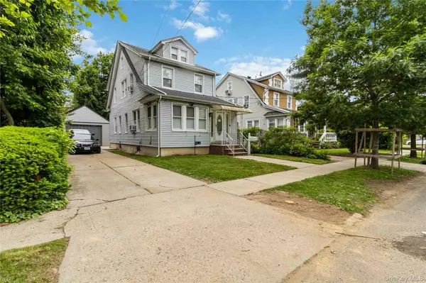 114-18 175th ST, Addisleigh Park, NY 11434