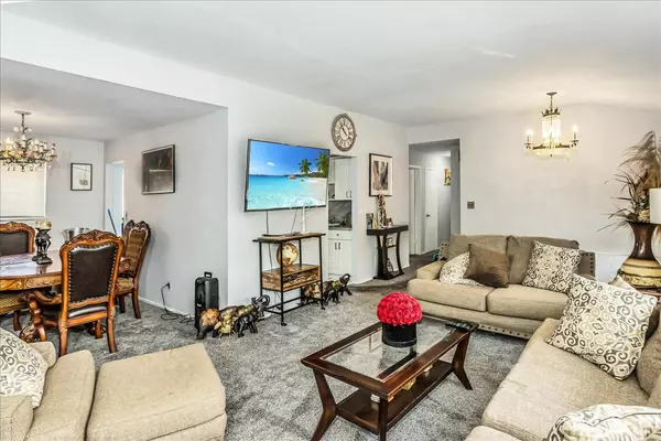 Plainview, NY 11803,274 Central Park RD