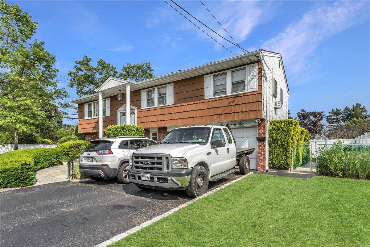 Plainview, NY 11803,274 Central Park RD